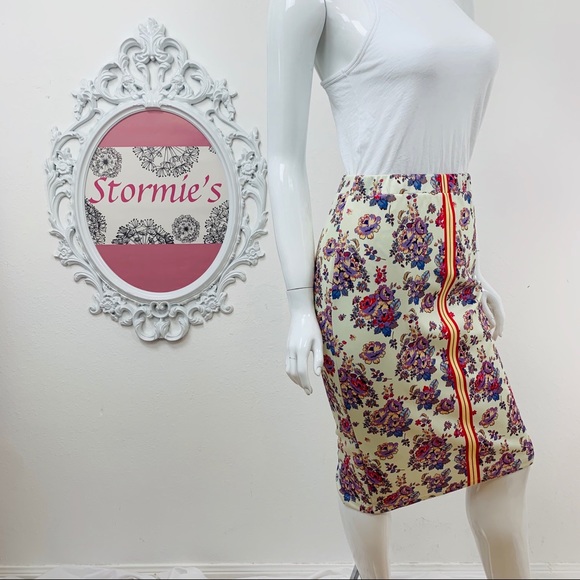Romeo & Juliet Couture / Multicolor Pencil Skirt - Picture 2 of 8